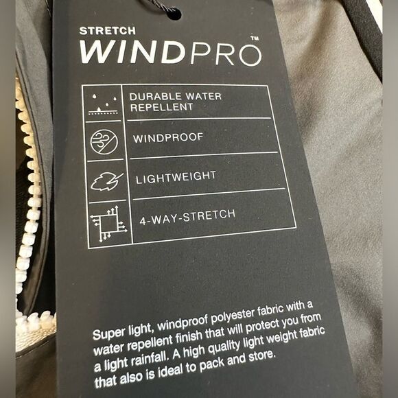 NWT J. Lindeberg Men’s Ash Black Light Packable Full Zip Vest - Size Small - Picture 11 of 13